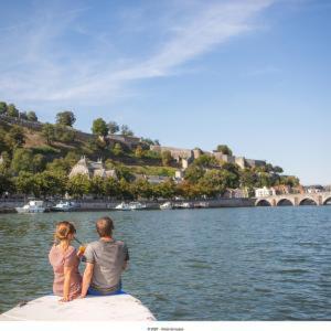 La Rose Sur Meuse Villa Haybes Екстериор снимка